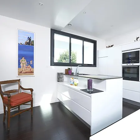 빌라 D'architecte Avec Piscine Pour 6 Personnes Proche 비아히쯔