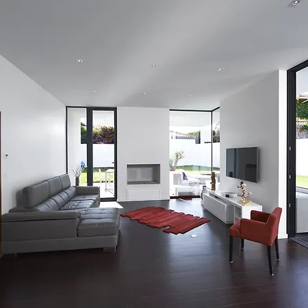 D'architecte Avec Piscine Pour 6 Personnes Proche * Biarritz